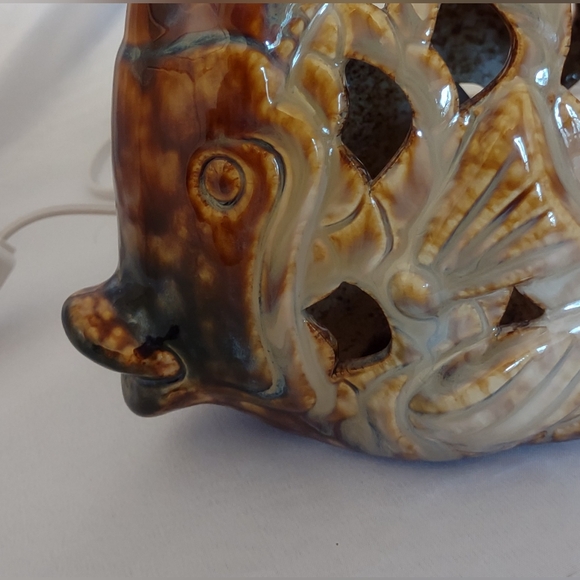 Beautiful Ceramic Tropical Fish Table Lamp EUC - Picture 5 of 9